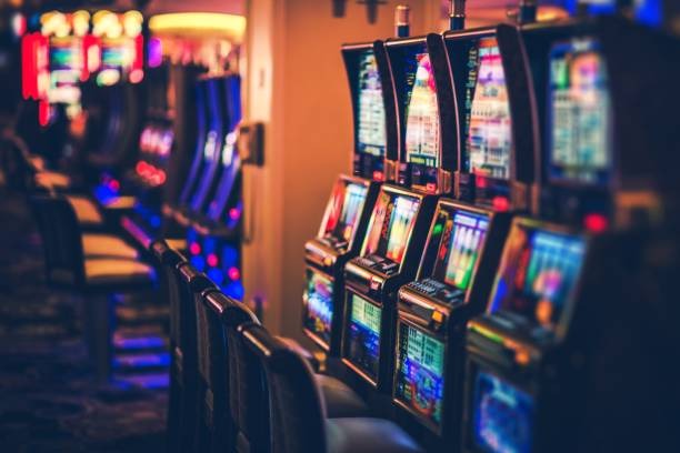 Detailed transaction record showing game type, result, settlement amount, and payment method